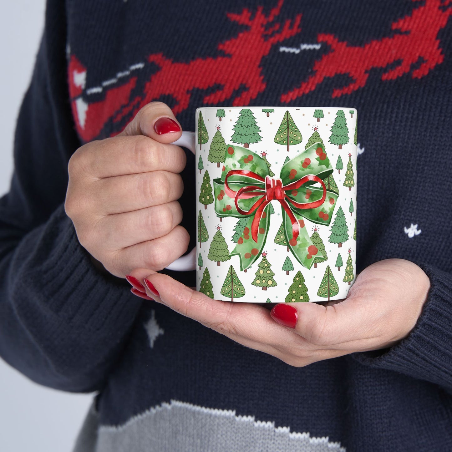 Christmas Mug with Festive Layer Cake and Holiday Tree Design – Perfect for Seasonal Cheer