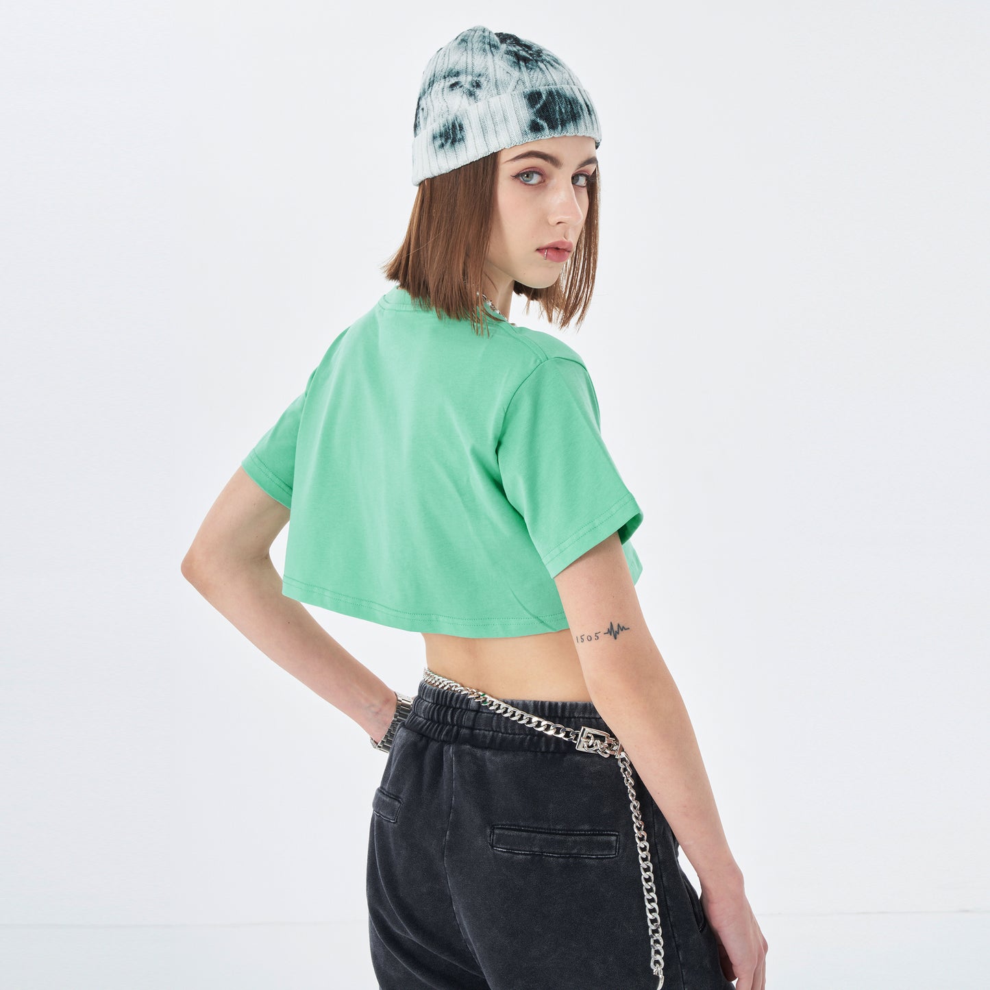 Cute Corgi Skateboard Crop Top - Trendy Streetwear for Animal Lovers